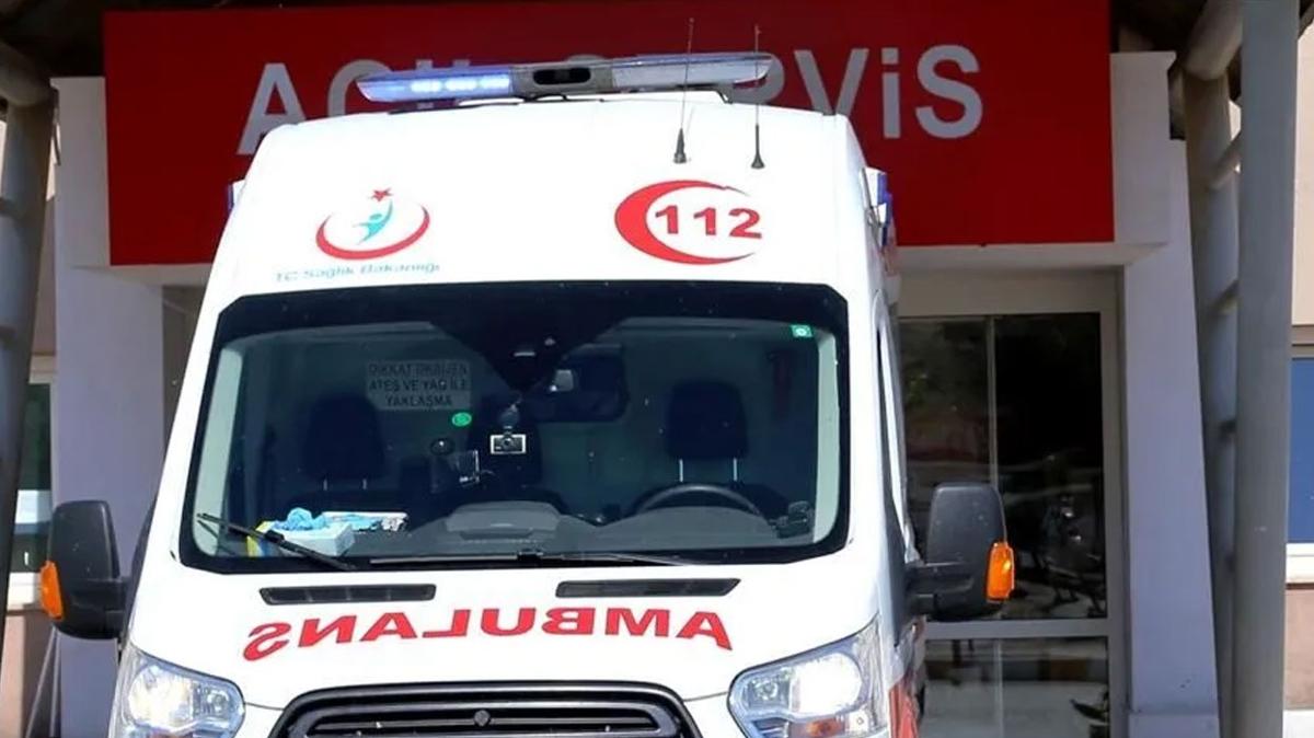 Sivas'ta iki otomobil çarpıştı: Ölü ve yaralılar var