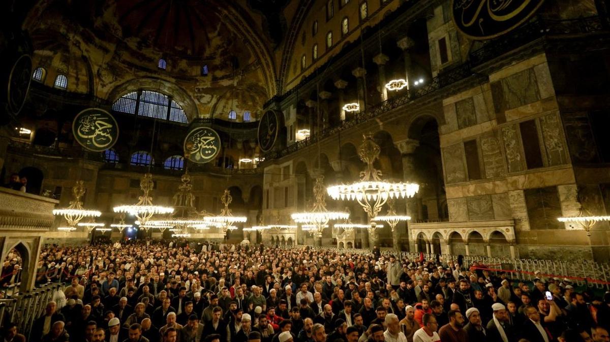6 y�lda rekor ziyaret�i! Ayasofya'ya 30 milyonluk ak�n