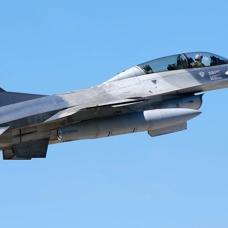 Avrupa �lkesinin hava sahas�nda alarm! F-16'lar havaland�
