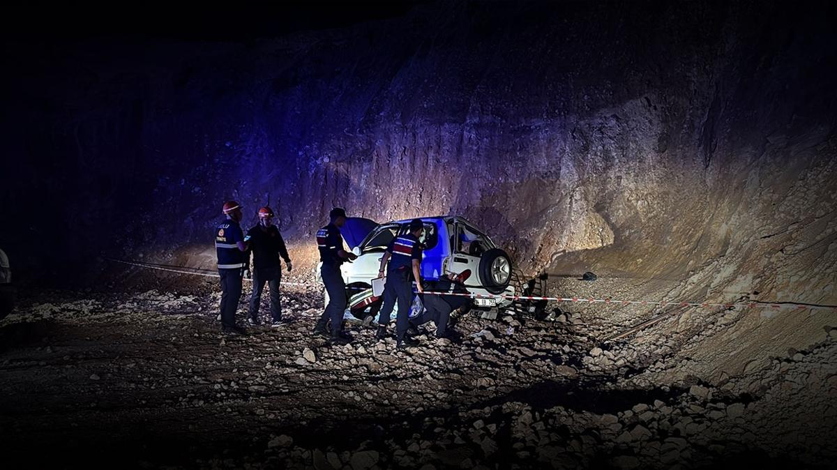 Bolu'da katliam gibi kaza: �ki gen� sevgili can verdi, a�abey yaral� kurtuldu...