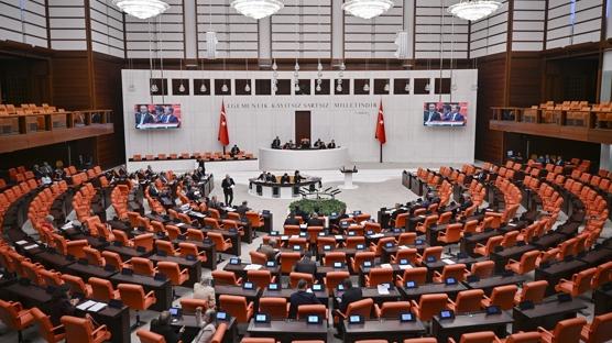 CHP'deki istifalar sonras� Meclis'te dengeler de�i�ti