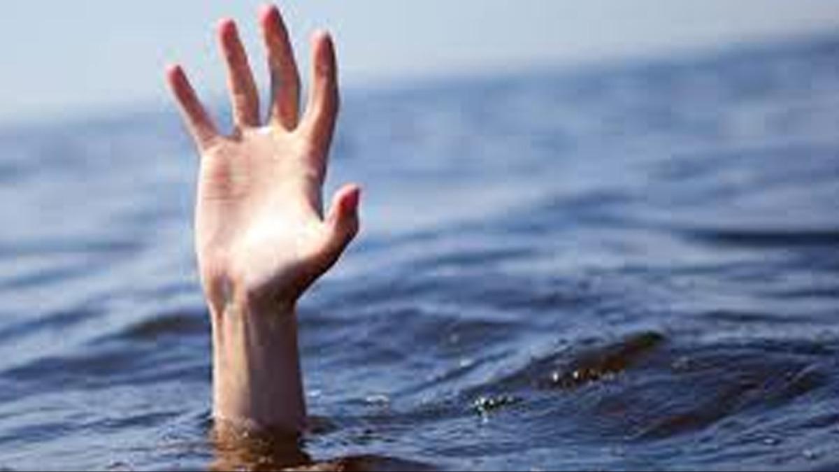 Denizde bo�ulma tehlikesi ge�iren �ocuk ya�am m�cadelesini kaybetti