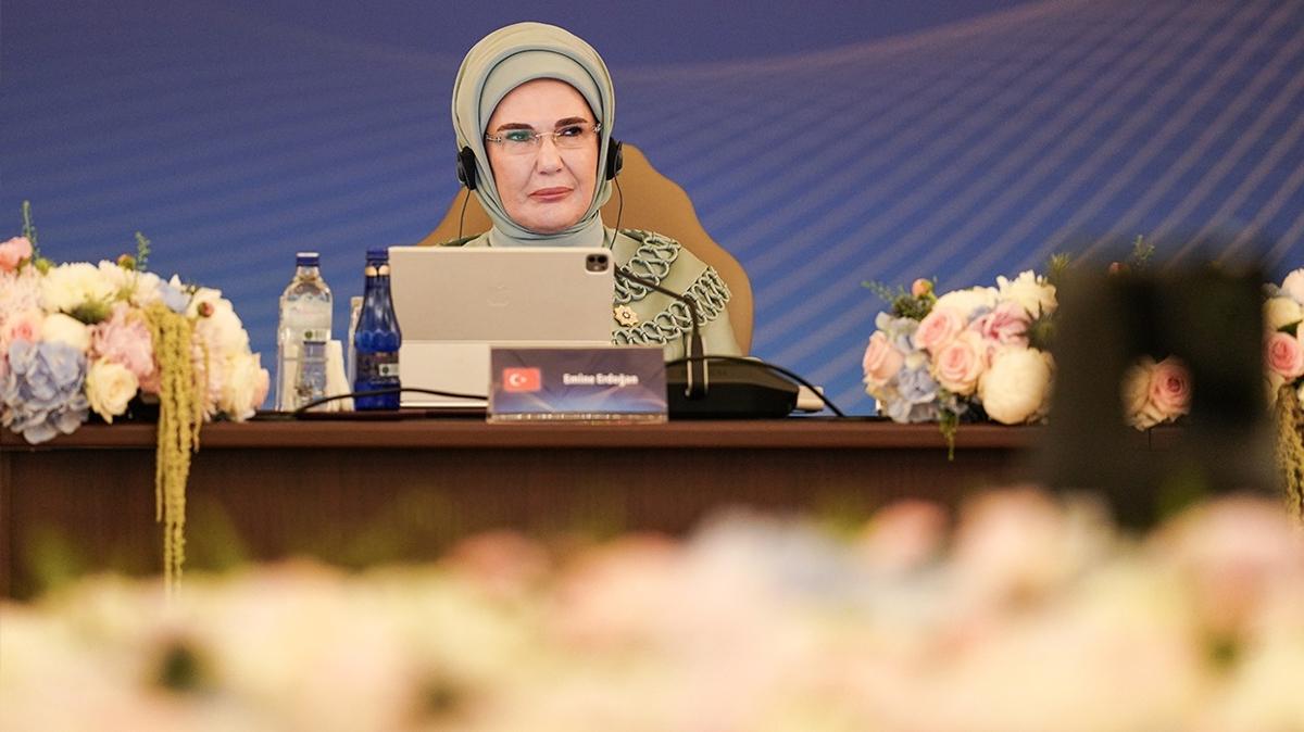Emine Erdoğan'dan Van Gölü paylaşımı: 'Bu güzelliği korumak artık bir tercih değil, vazifedir'