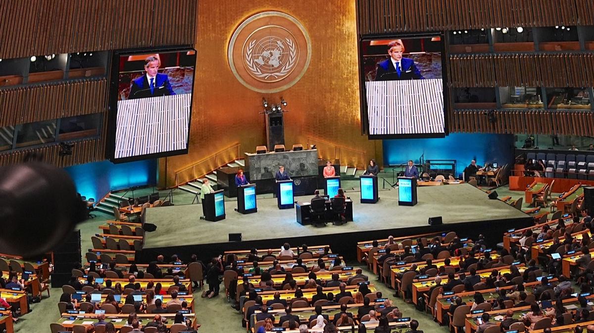 Guterres'in yerine aday olan isimler a��k oturumda bulu�tu