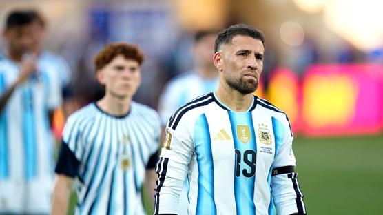 Nicolas Otamendi, milli tak�m� b�rakt���n� a��klad�