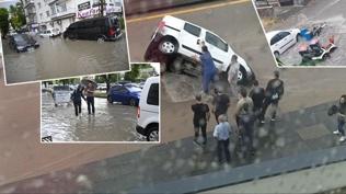 Ankara ve İstanbul'u sağanak vurdu: Yol çöktü, araç çukura düştü