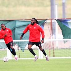 Sivasspor, yeni sezon haz�rl�klar�n� s�rd�rd�