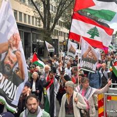 Soyk�r�mc� �srail'e �sve�'te protesto: Filistin bayraklar�yla sokaklara indiler