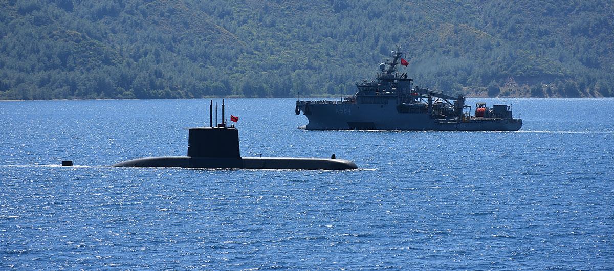 Kom�uda T�rk torpidosu pani�i! 'Vakit yakla��yor' dediler