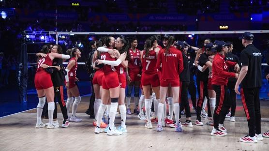 TFF ve spor kul�plerinden Filenin Sultanlar�'na tebrik mesaj�