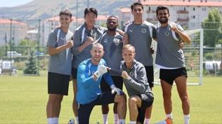 Alanyaspor, Erzurum'da haz�rl�klara ba�lad�
