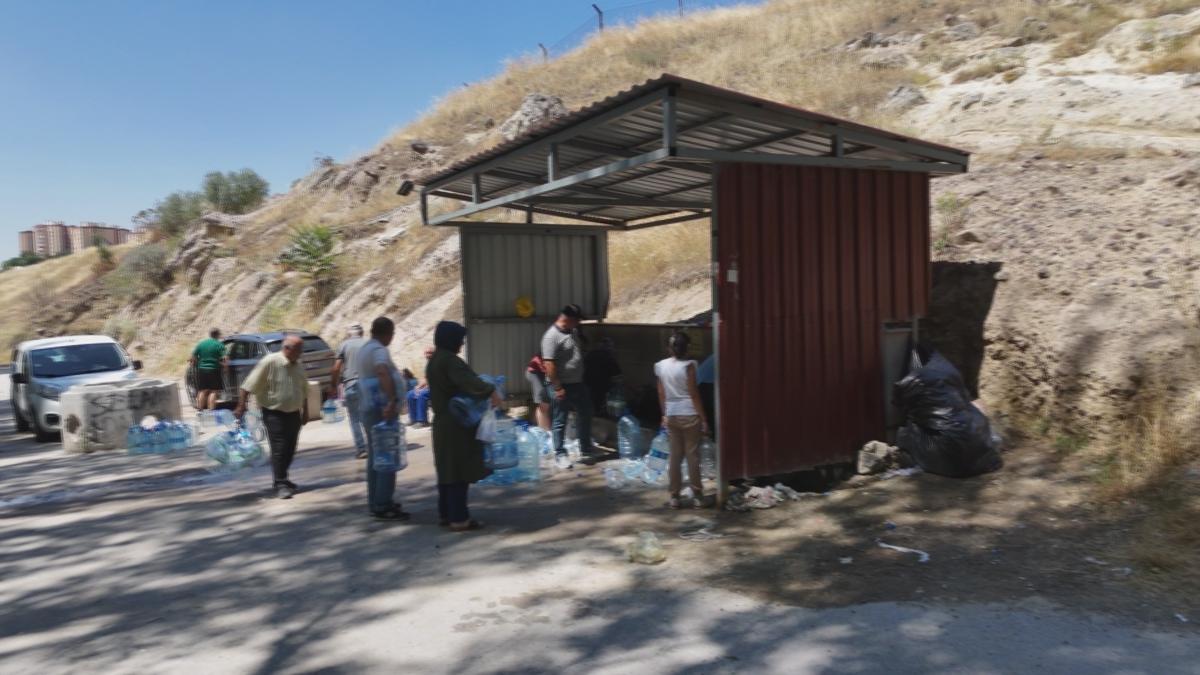 Vatanda�lar �e�melere ak�n etti: Sular kokuyor ve kirli