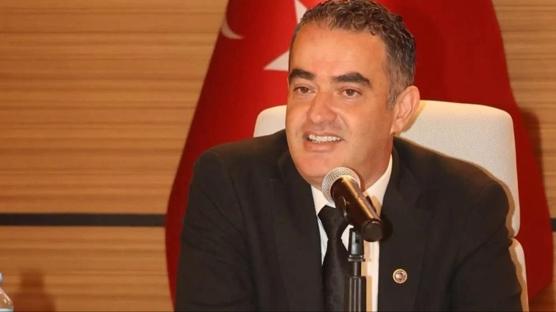 CHP'de b�l�nme devam ediyor! Bir belediye ba�kan� daha istifa etti