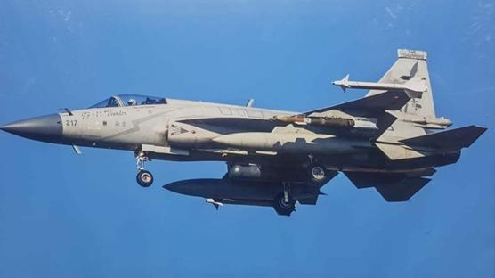 24 adet JF-17 sava� u�a�� havaliman�na geldi