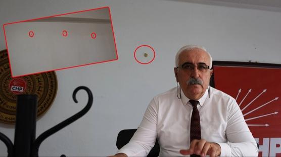 Kapıyı kırarak devir teslim yaptılar! Giderken Atatürk posterlerini de aldılar
