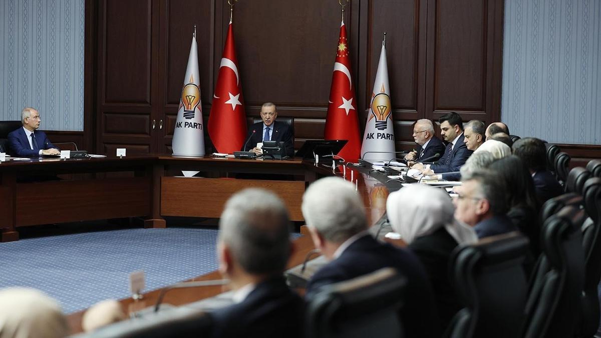 �nce MYK sonra Kabine toplan�yor
