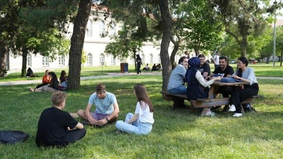 YT�'den derece yapan ��rencilere rekor burs: Ayl�k 60 bin TL'ye y�kseltildi!