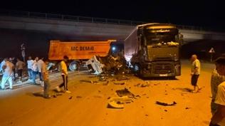 Ankara'da korkutan kaza... Hafriyat kamyonu t�ra �arpt�