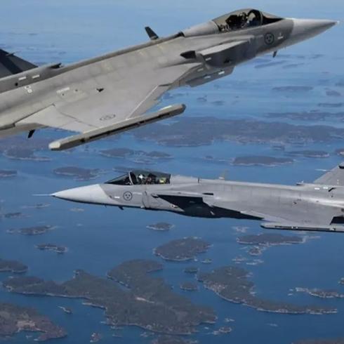 16 adet Gripen sava� u�a�� yola ��kt�