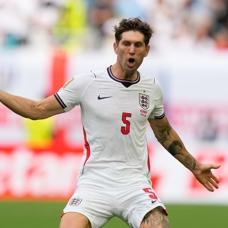 John Stones, Inter ile 2 y�ll�k anla�maya vard�!