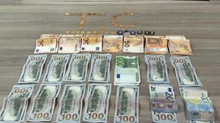 Kendisini komiser olarak tan�tt�! Alt�n vurgunu s�ras�nda su��st� yakaland�