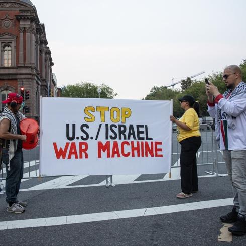 Netanyahu'ya Washington'da protesto! Beyaz Saray yak�n�nda Filistin tepkisi