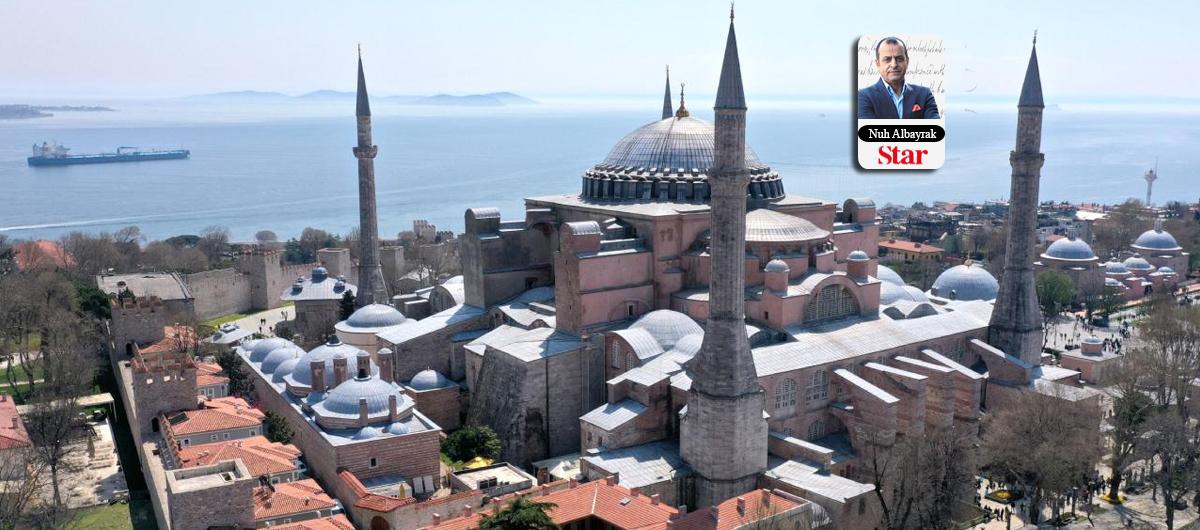 Ayasofya'n�n nas�l a��ld���n� unutursak a��k tutamay�z!