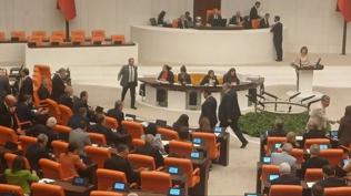CHP'liler MHP ile DEM'in aras�na s�k��t�