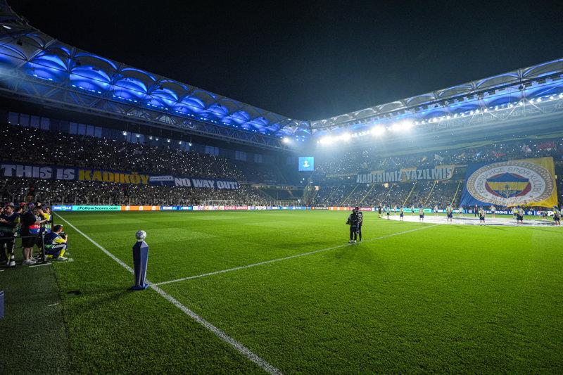 Kadıköy'de Lyon maçına özel koreografi