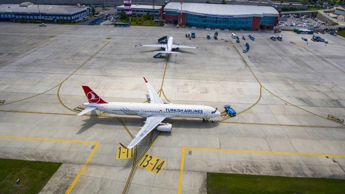 Trabzon Havalimanı'nda yoğunluk! Tüm zamanların rekoru kırıldı