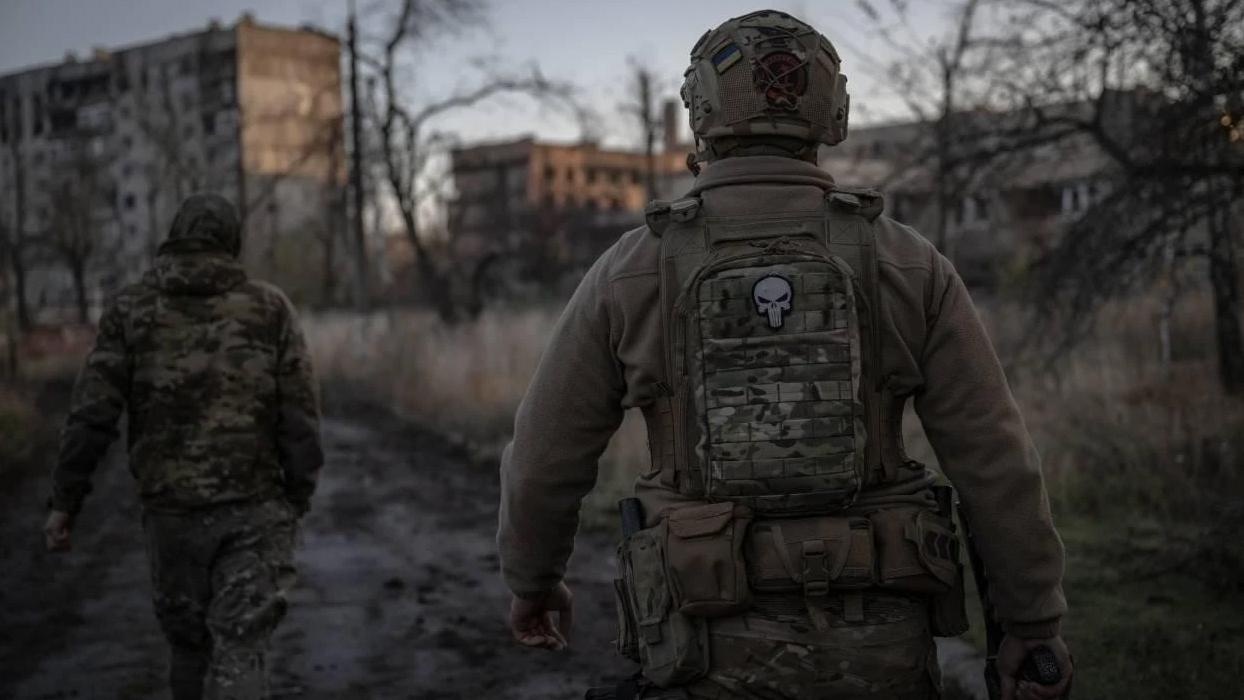 AB'den Ukrayna'ya 6,1 milyar avroluk savunma desteği! Füze, mühimmat ve radar alımları finanse edilecek