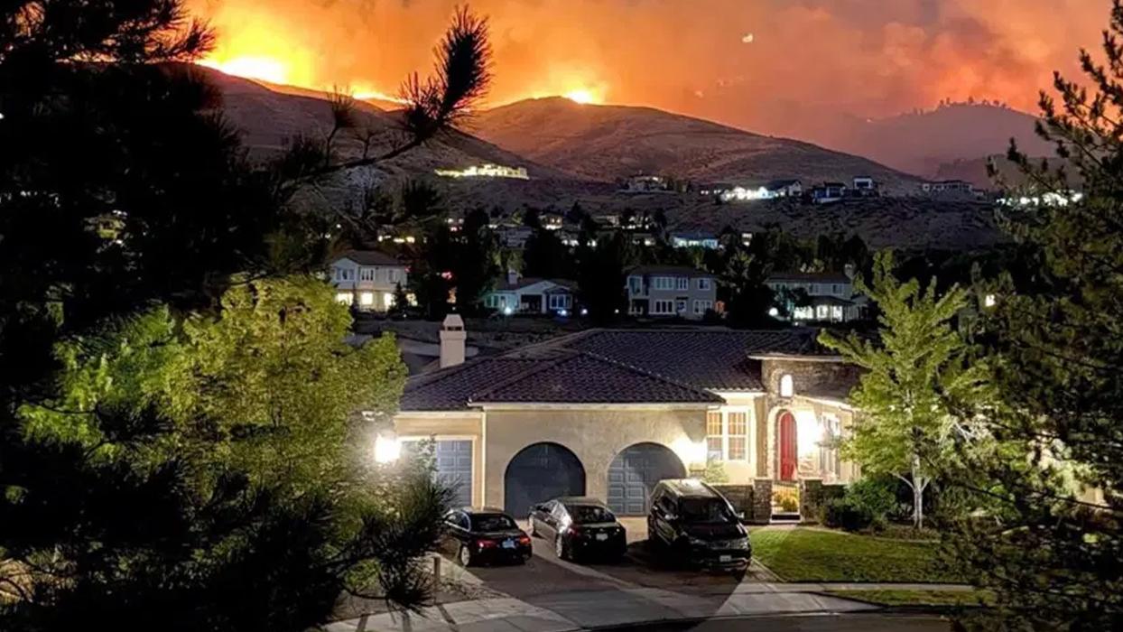 ABD'nin Nevada eyaleti alevlere teslim! 42 bin kişi için tahliye emri, olağanüstü hal ilan edildi