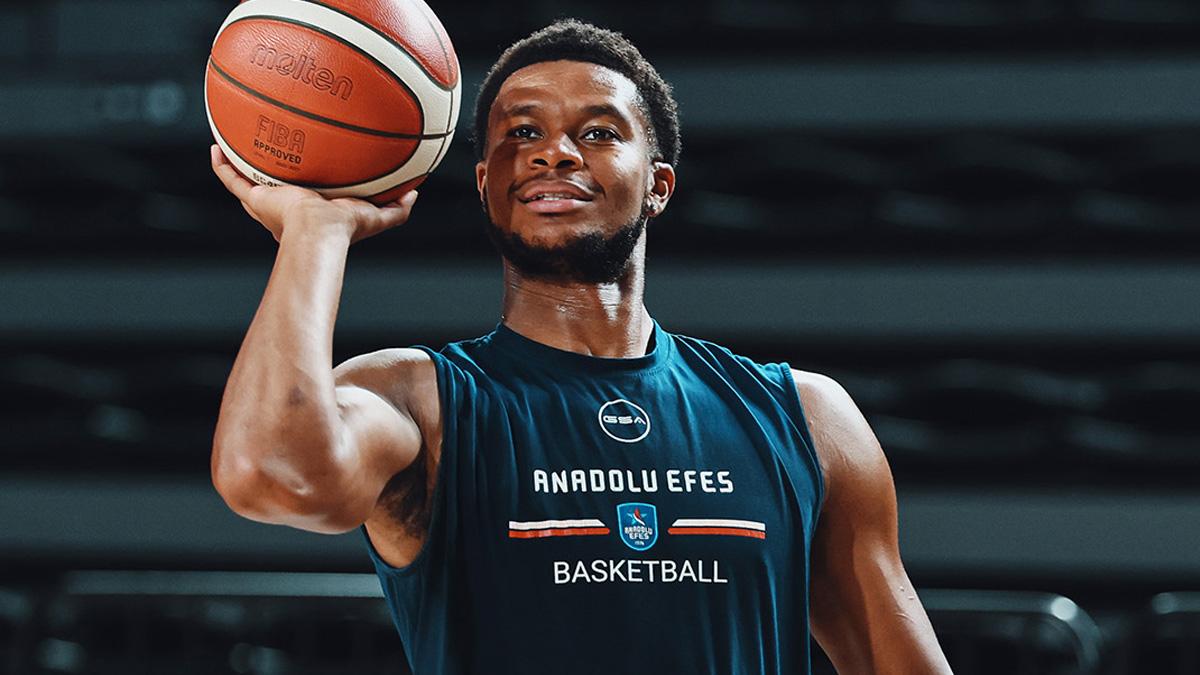 Anadolu Efes yeni sezon için parkede