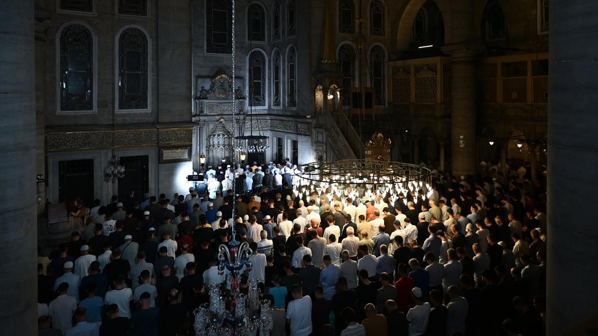 Yurdun dört yanında Mevlit Kandili coşkusu: Camiler doldu taştı