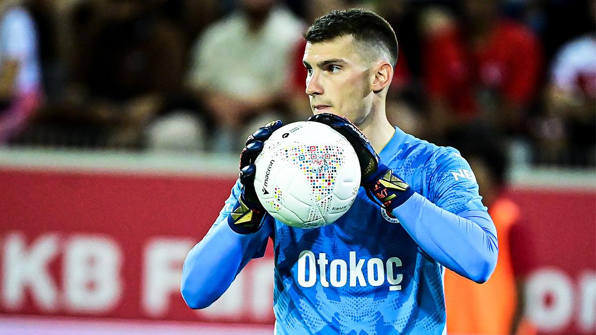 Fenerbahçe'de bir ayrılık daha! Dominik Livakovic imza için Barcelona'ya gidiyor