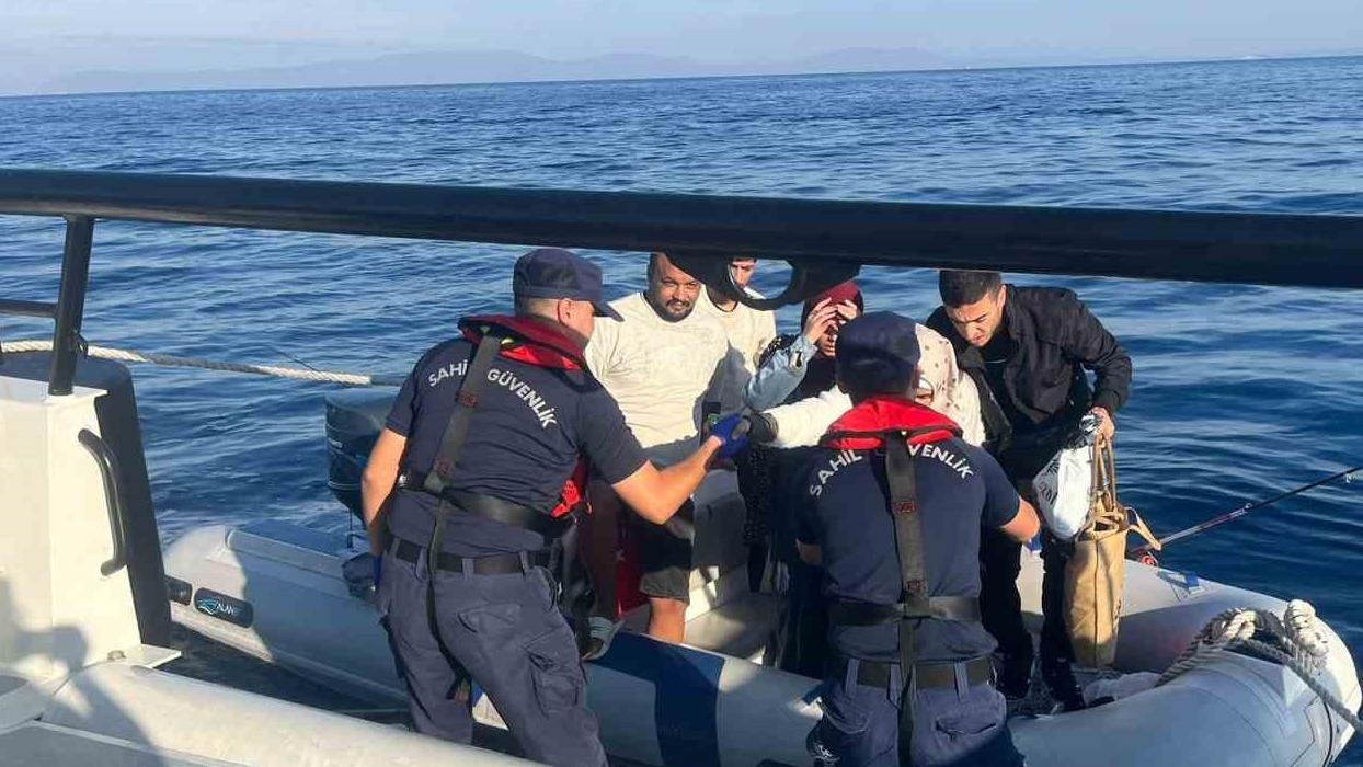 Sahil Güvenlik ekipleri geçit vermedi! İki operasyonda 44 düzensiz göçmen yakalandı
