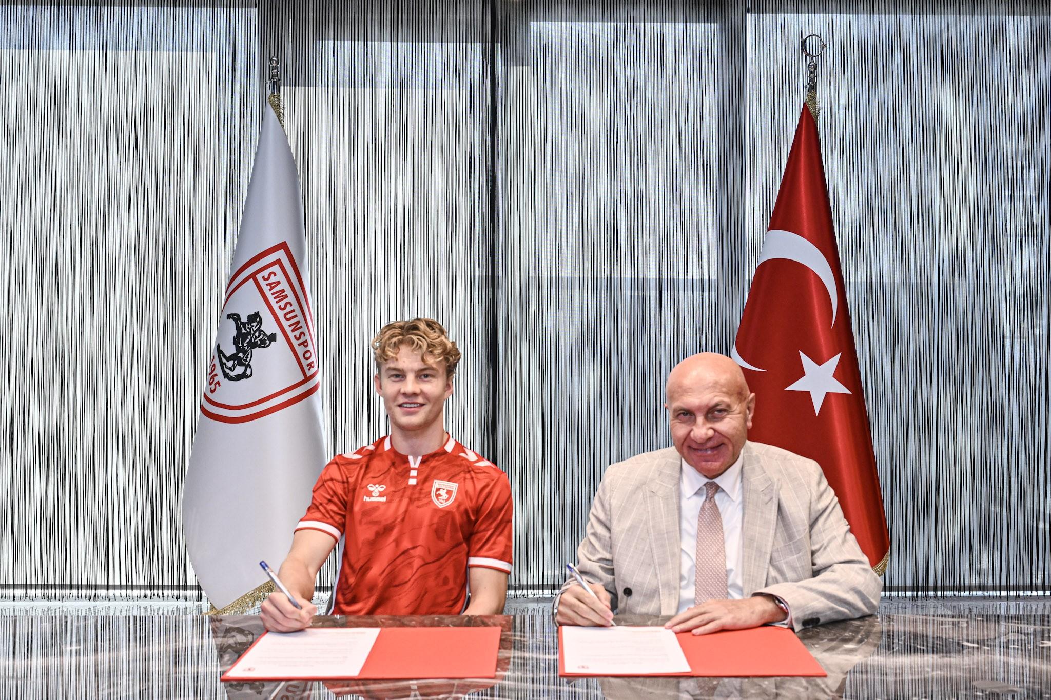 Samsunspor'da 5 yıllık imza: Oskar Ohlenschlger