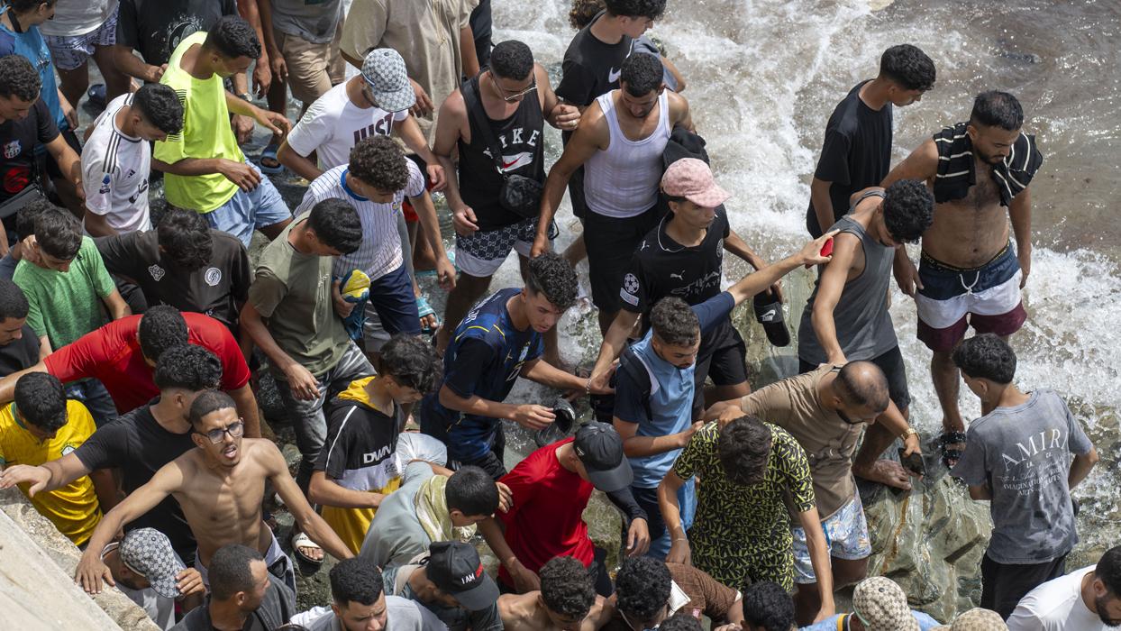 Yunanistan'daki kamptan çığlık! Göçmenler: Burada ölü gibi yaşıyoruz