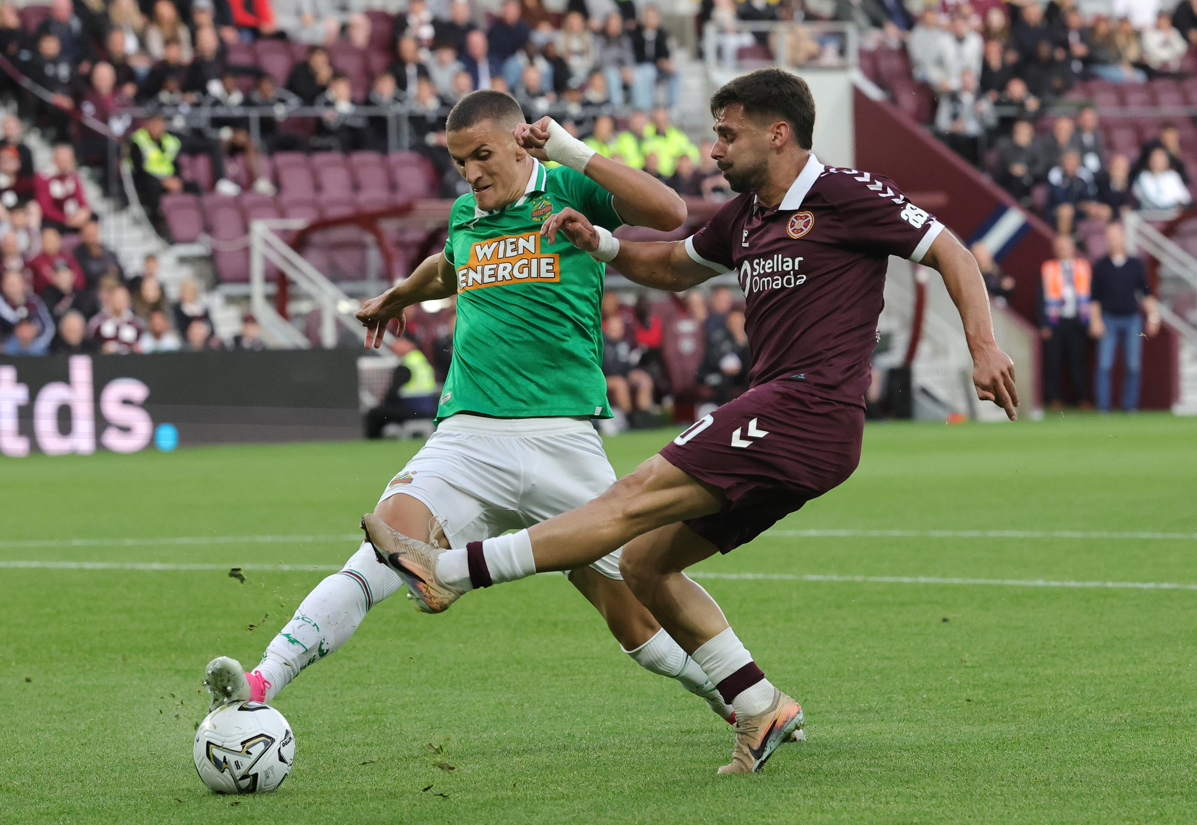 Hearts, Rapid Wien'i geçerek lig etabına yükseldi!