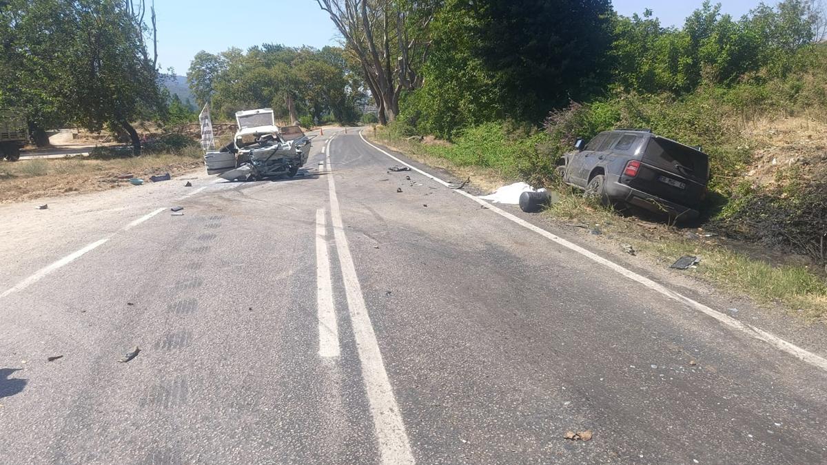 Manisa'da feci çarpışma: İki kardeşten acı haber