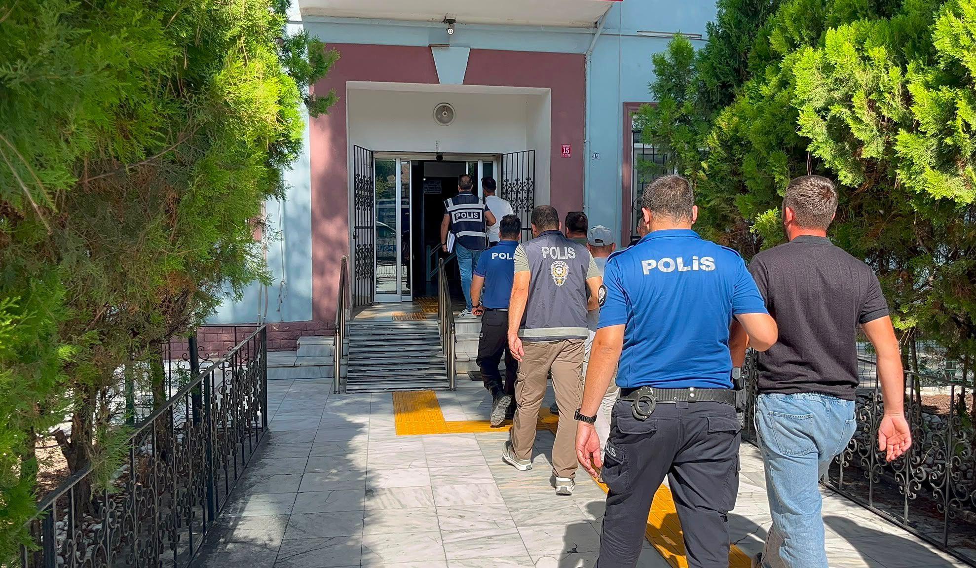 Balıkesir'de asayiş uygulama noktalarını ifşa eden 7 şüpheli yakalandı
