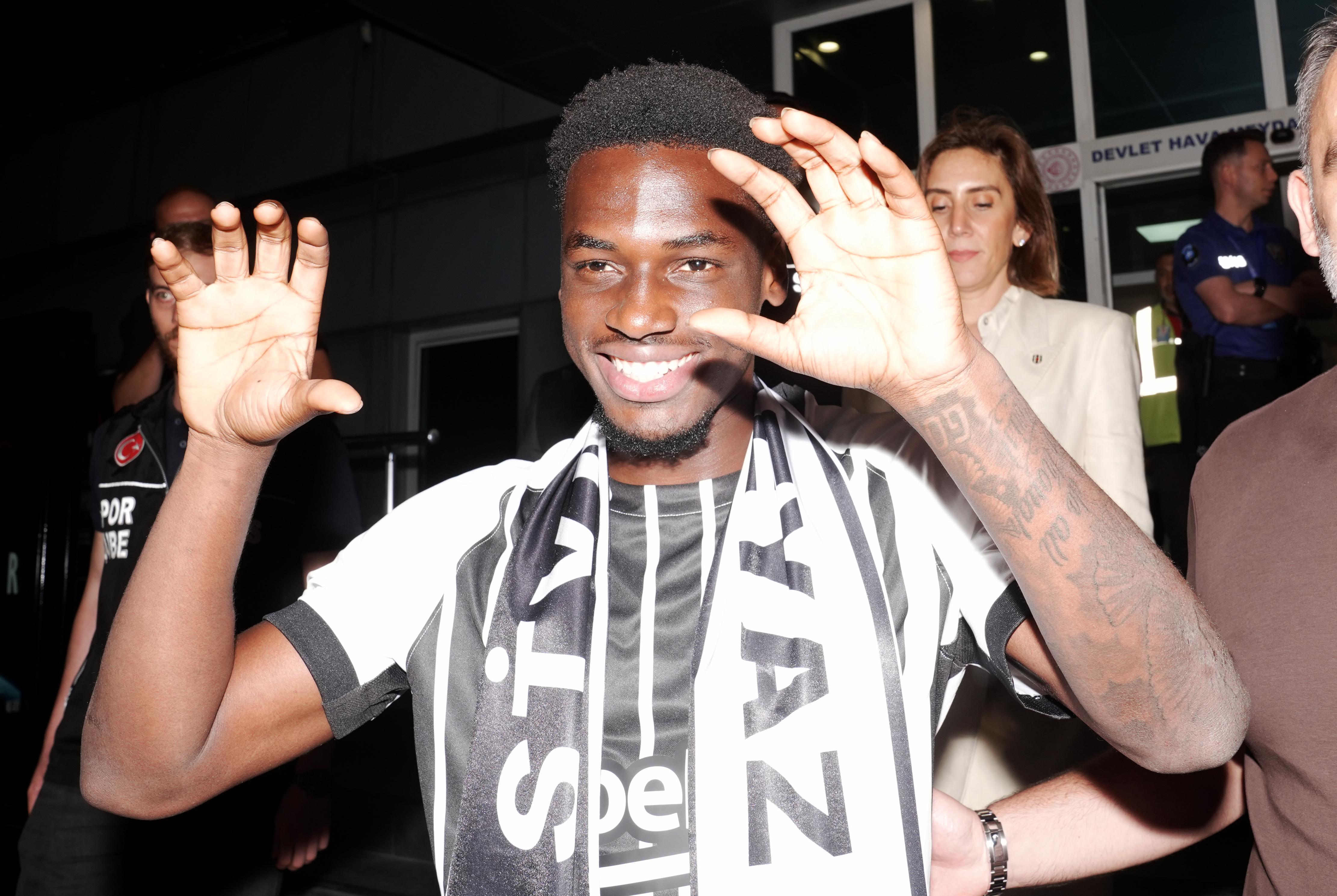 Beşiktaş'ın dördüncü Hollandalı futbolcusu Ernest Poku