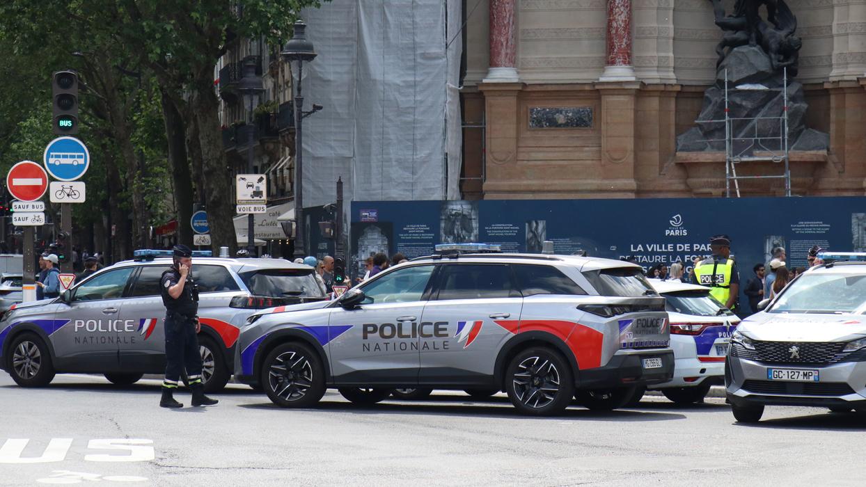 Fransa'da kalabalığın üzerine araç sürdü: 2 ölü, 10 yaralı