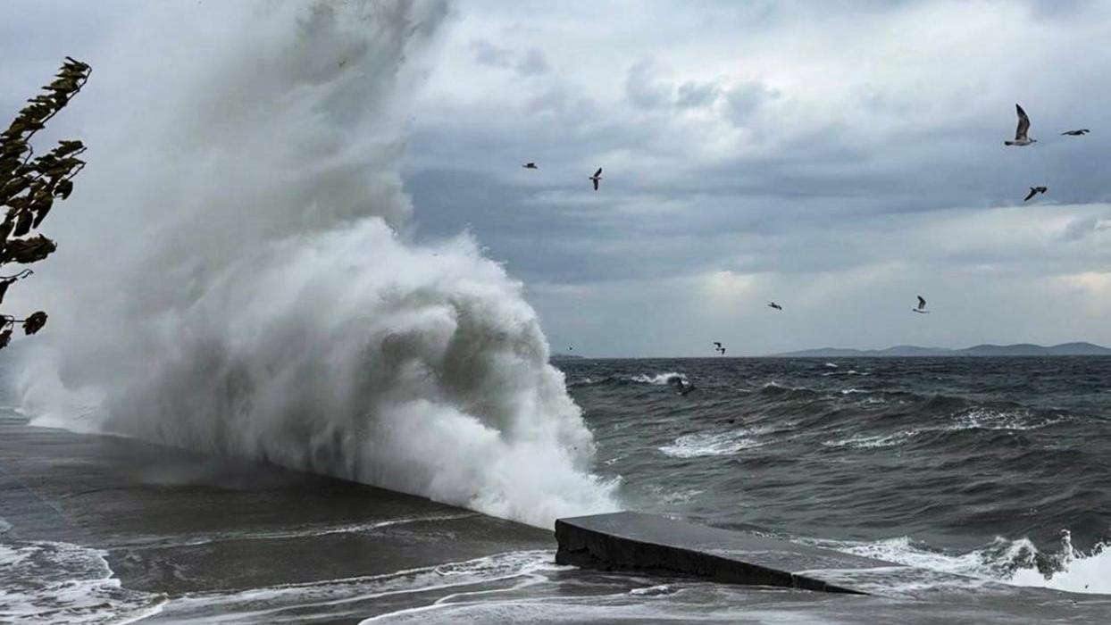 Karadeniz ve Ege'de fırtına alarmı! Rüzgar 8 kuvvetine çıkacak