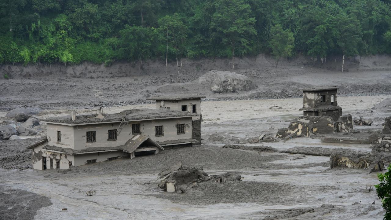 Nepal'deki selde hayatını kaybedenlerin sayısı 162'ye çıktı
