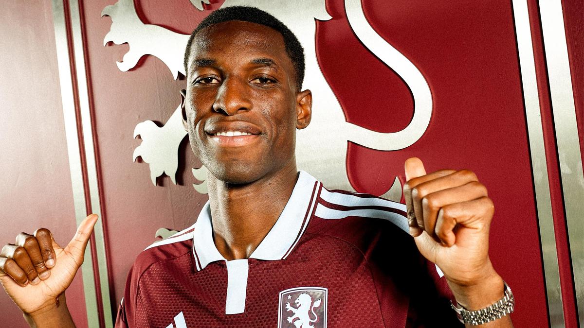 Aston Villa, Nicolas Jackson'u kadrosuna kattı