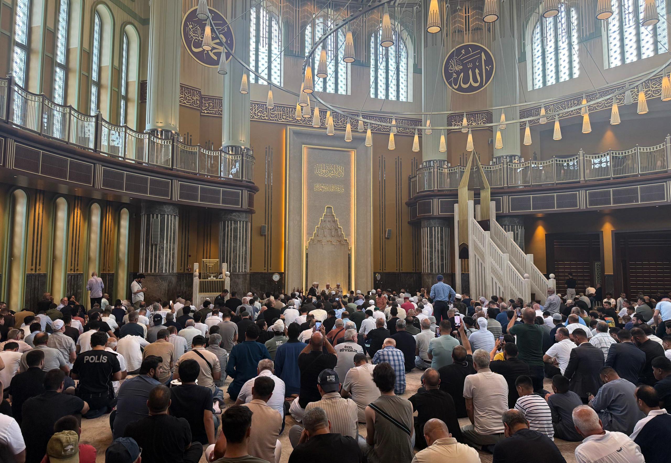 Cuma hutbesinde 'vatan ve bağımsızlık' vurgusu