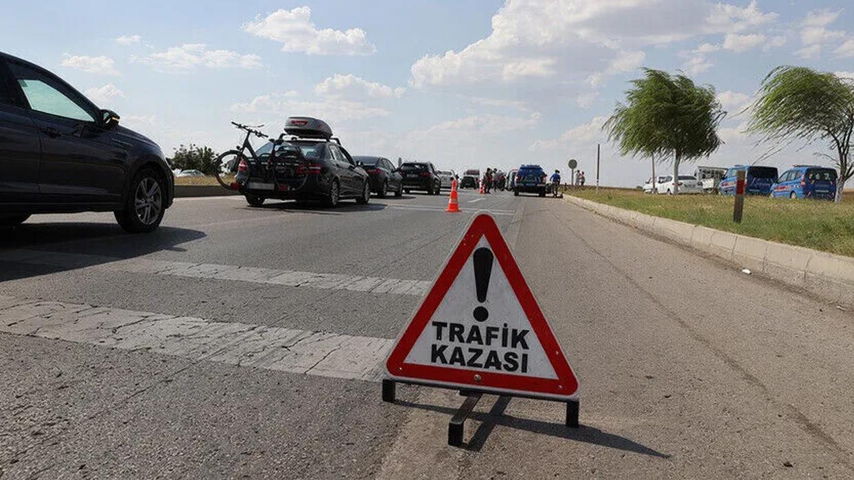 Elazığ'da 2 araç birbirine girdi: 7 yaralı
