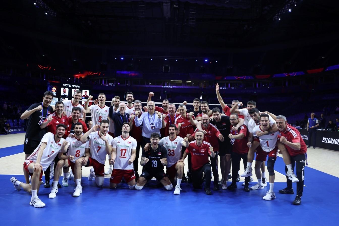 Erkek Milli Voleybol Takımı, İspanya'yı devirdi