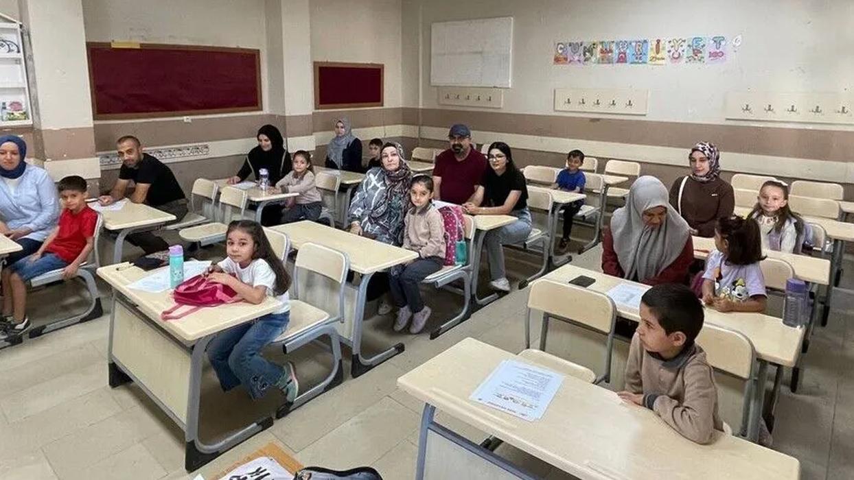 Bakanlık duyurdu! Çocuğu olan memurlara 'uyum haftası' izni